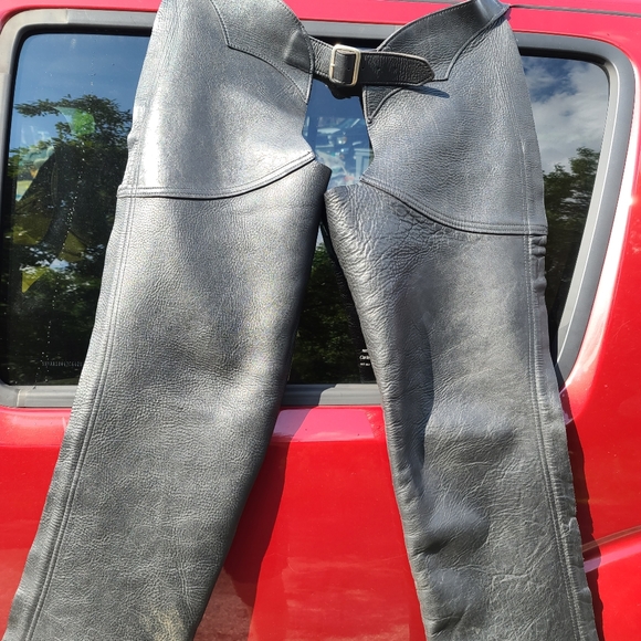 US Chaps & Saddlebags Cape Cod Mass Leather Chaps - Picture 8 of 8
